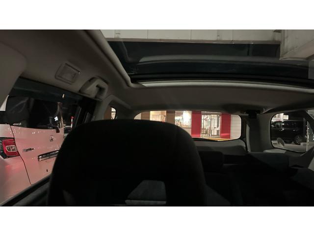 0902263A30260430W00113.jpg