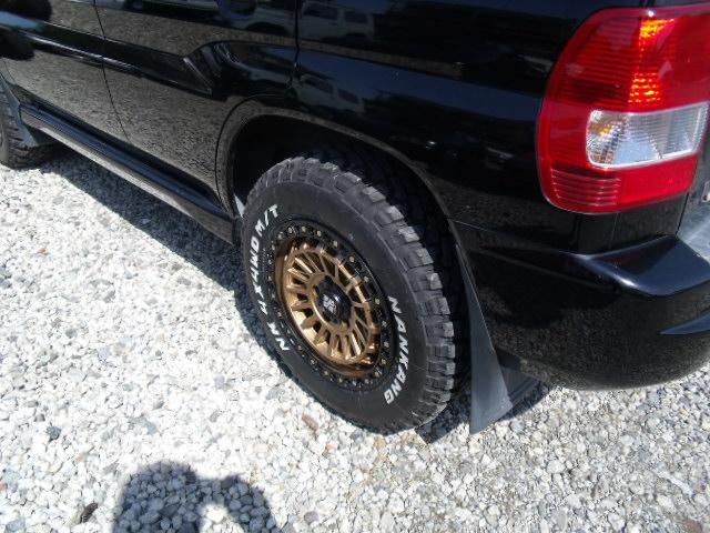 0504216A30260523W00215.jpg