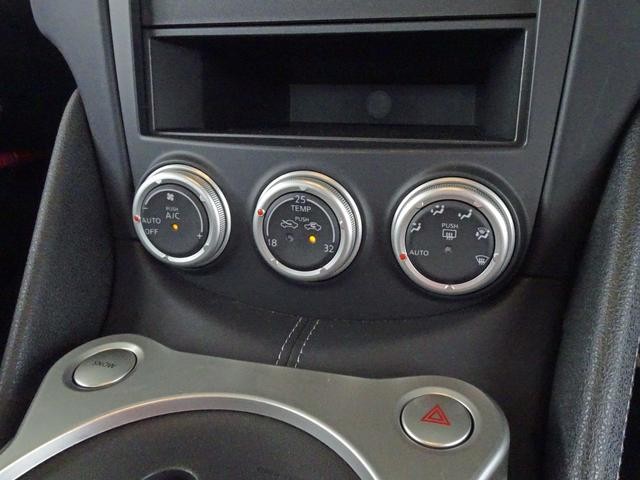 0208689A30260903W00118.jpg
