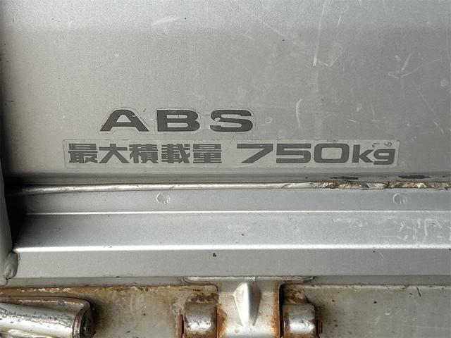 1101196A30260428W00216.jpg