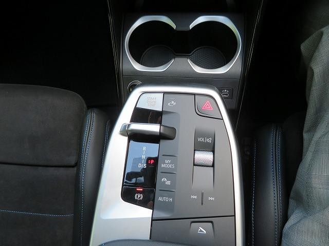 9000175A30260405W00316.jpg
