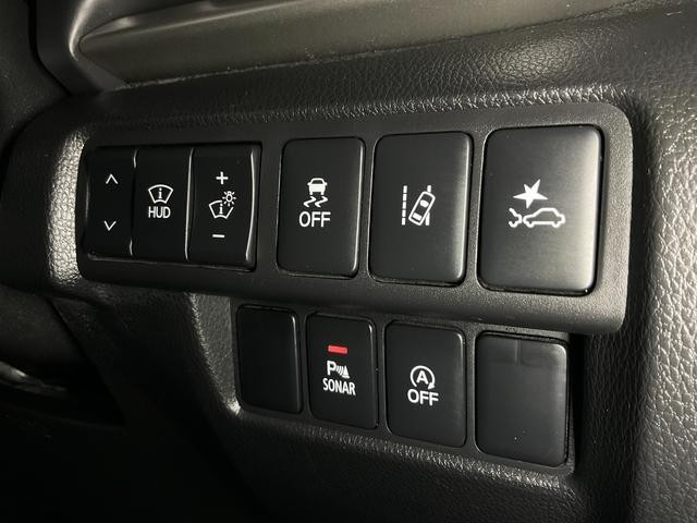 0504839A30260924W00417.jpg