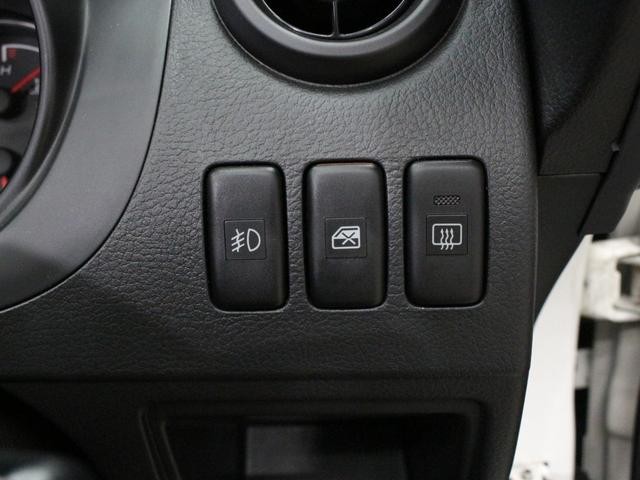 0207743A30261005W00715.jpg