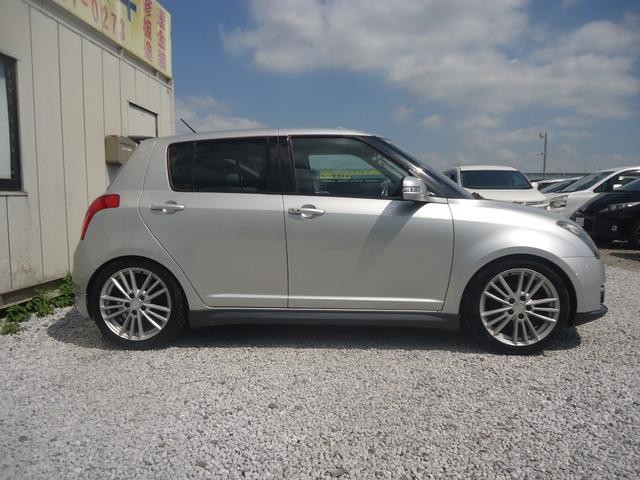 0561291A30260706W00103.jpg