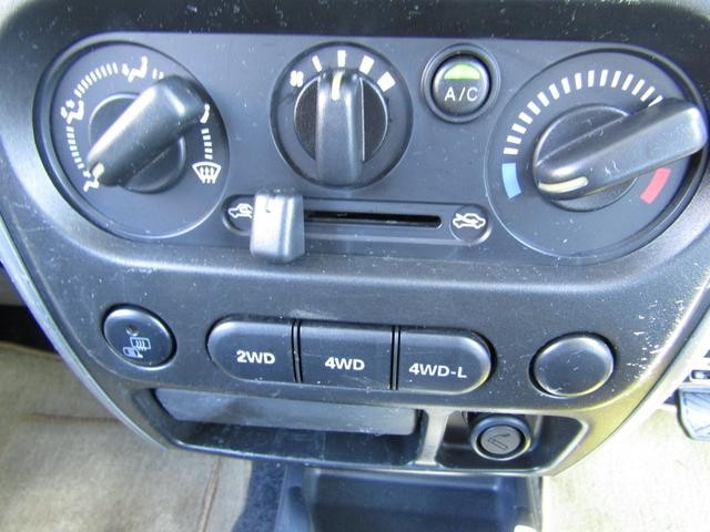 0903304A30260806W00217.jpg