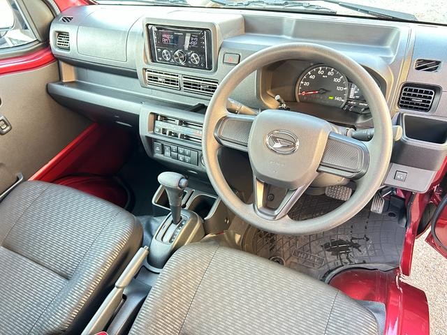9900218A30261011W00102.jpg