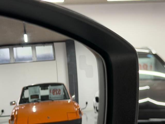 0503612A30260820W00115.jpg