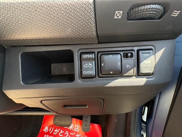 0541849A30261011W00114.jpg