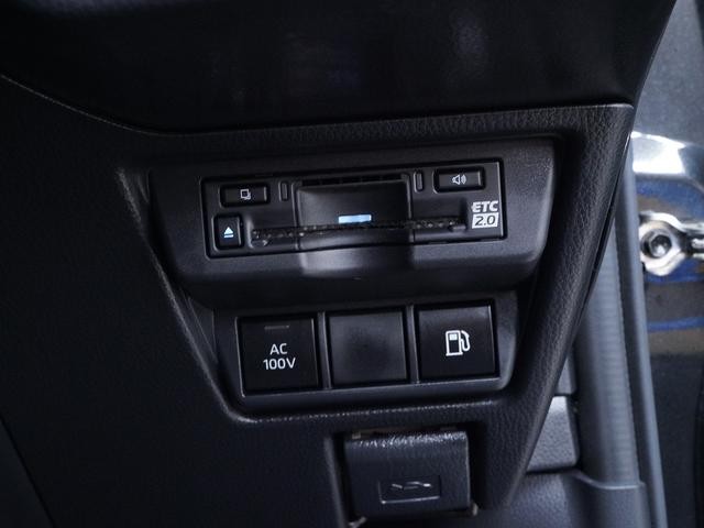 1000215A30260930W00112.jpg