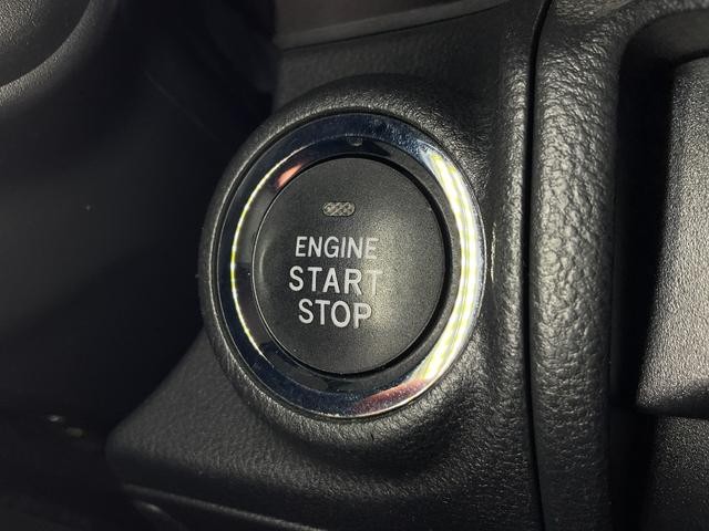0561150A30260910W00219.jpg