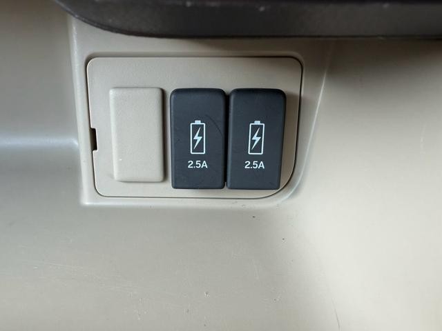 0740054A30260827W00311.jpg