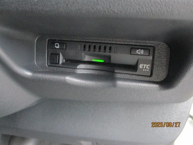 0802982A30260905W00112.jpg