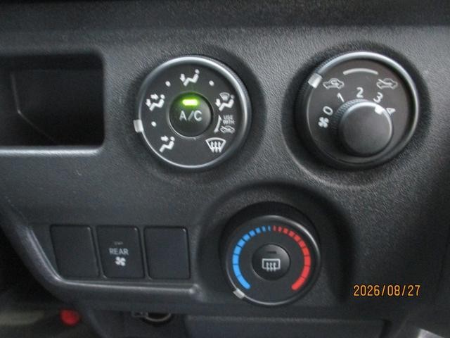0802982A30260905W00115.jpg