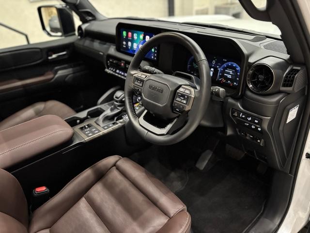 9700349A30261003W00118.jpg