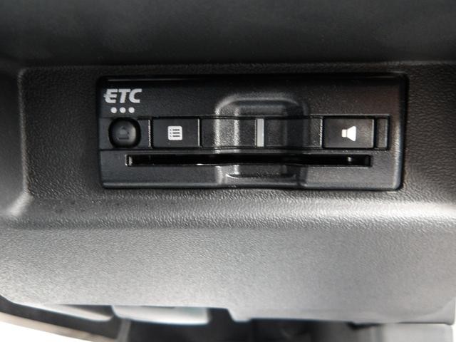 0704903A30261006W00217.jpg