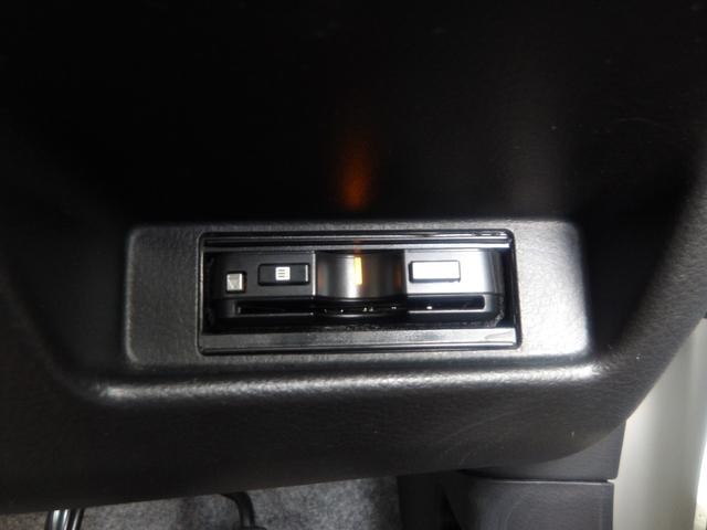 0800846A30260827W00111.jpg