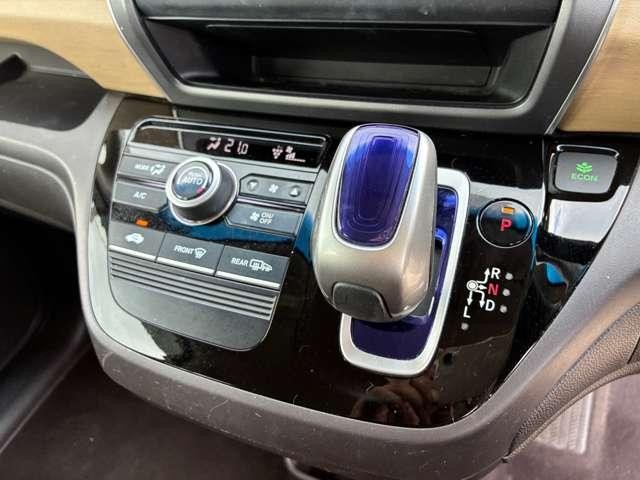 0702180A30260615W00212.jpg