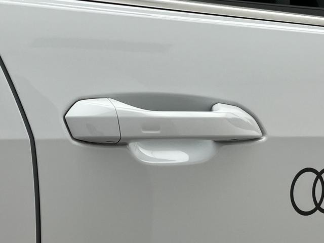 9572592A30260716W00110.jpg