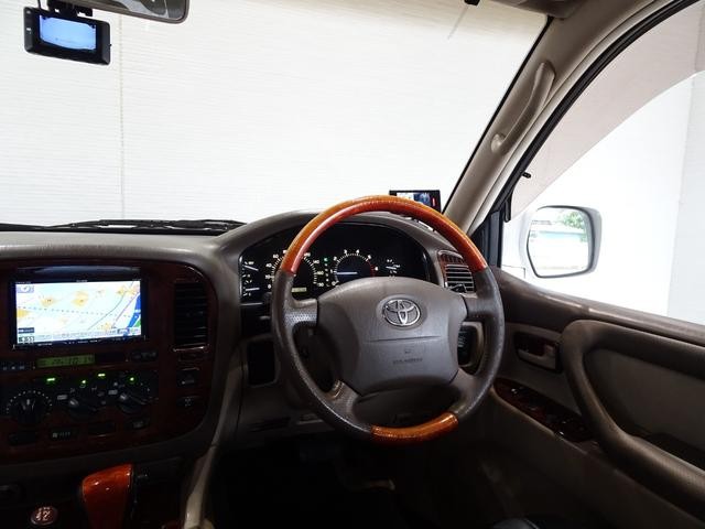 0551070A30261005W00114.jpg