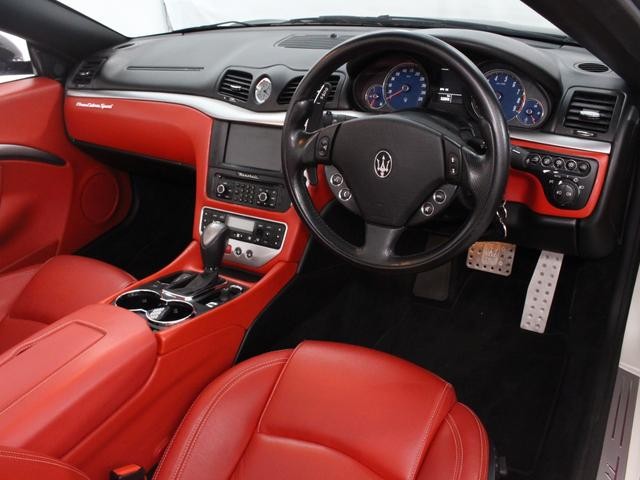 9572641A30260726W00115.jpg