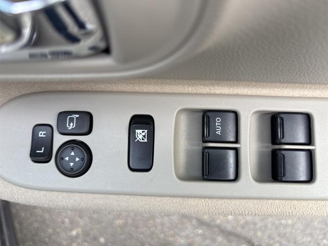 1301077A30260917W00310.jpg