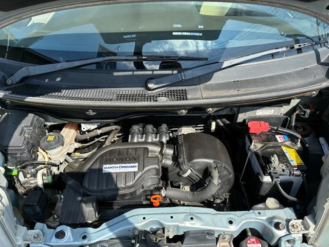 0404110A30260806W00118.jpg