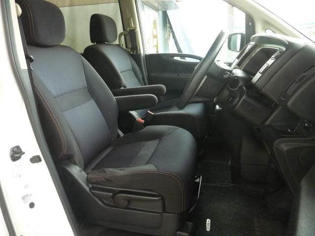 0404221A30260830W00118.jpg