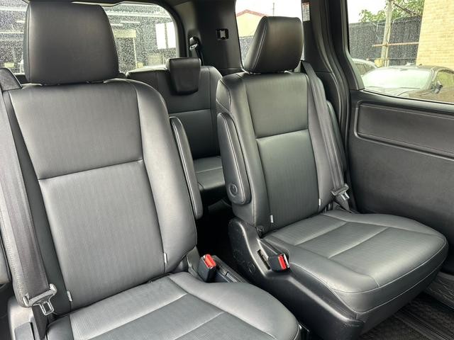 0507054A30260930W00207.jpg