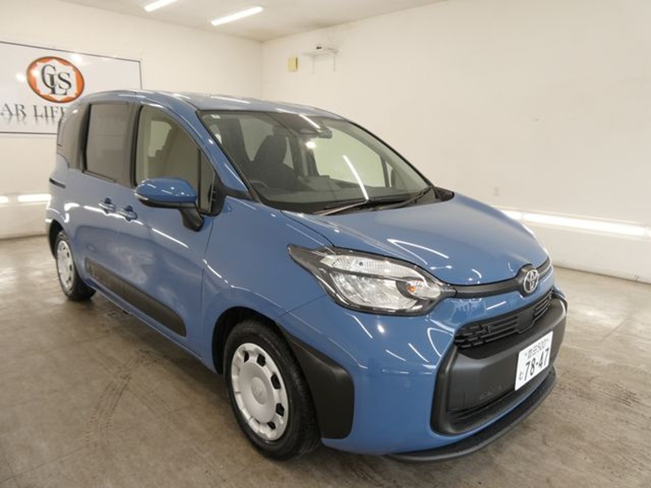 2023 Toyota Sienta, photo 1 of 1