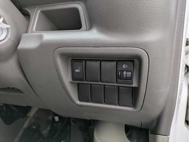 0940058A30260510W00108.jpg