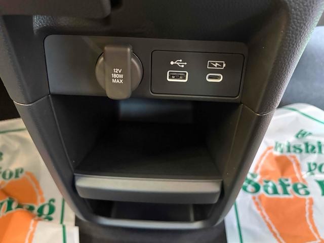 0701093A30260716W00107.jpg