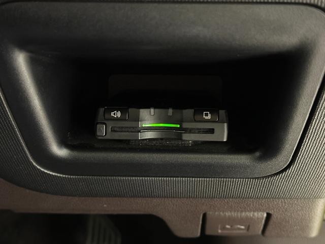 0509824A30260927W00503.jpg