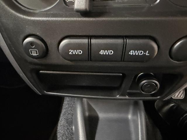 0303317A30260722W00205.jpg