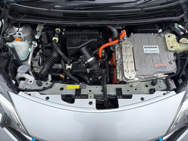 0520371A30261009W00517.jpg