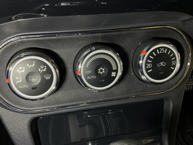 0541056A30260916W00115.jpg