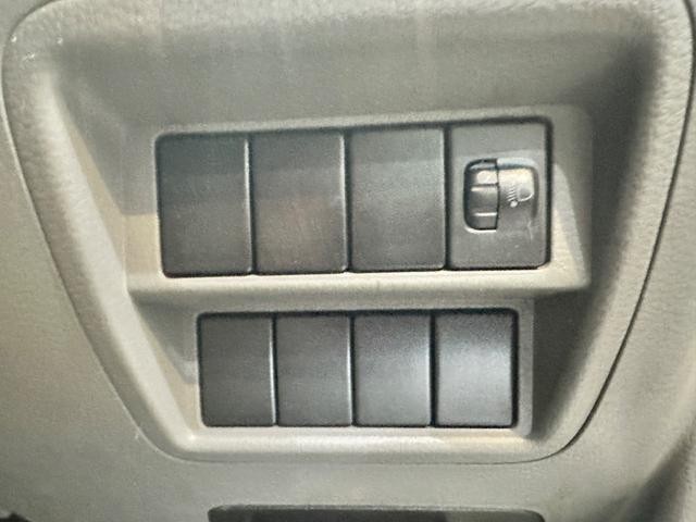 0508703A30260820W00109.jpg
