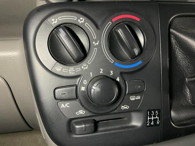 0541056A30260917W00215.jpg