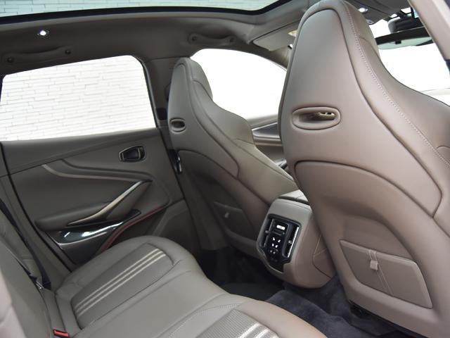 9200363A30261011W00212.jpg