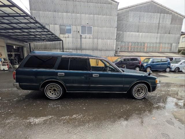 1002093A30260428W00105.jpg