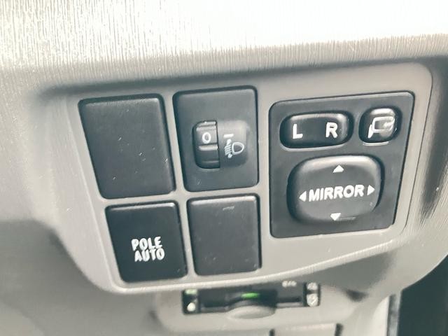 0704295A30260930W00117.jpg