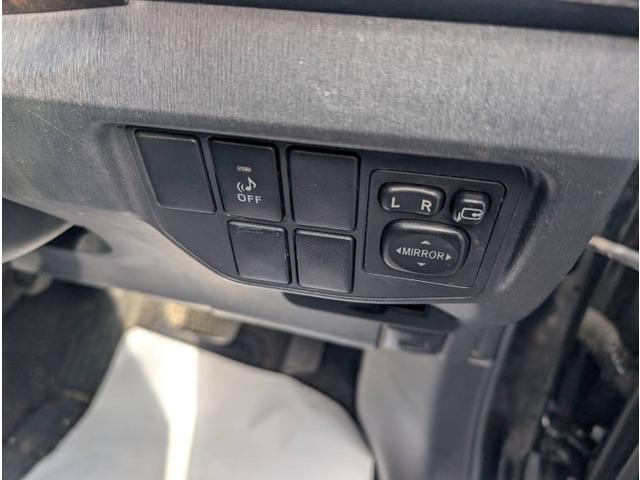 0530203A30251116W00319.jpg
