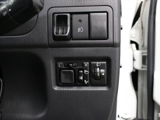 0207743A30261005W00419.jpg