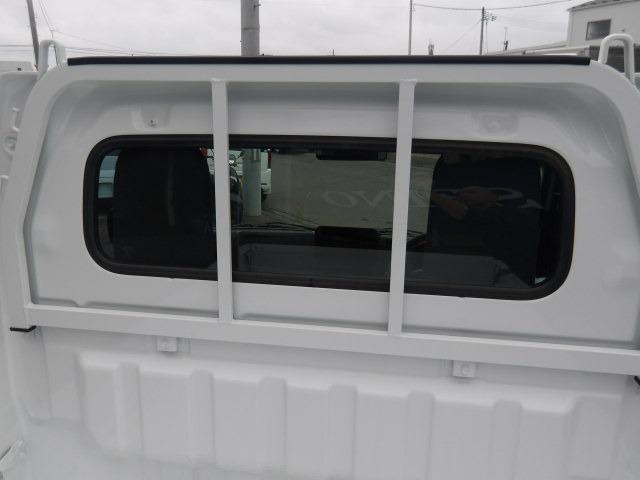 0902520A30260706W00114.jpg