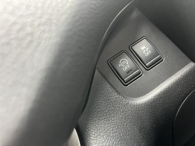 0551041A30260920W00114.jpg