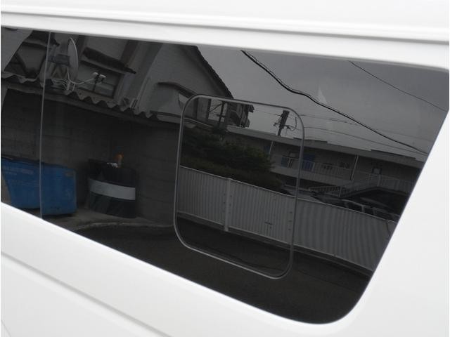 0804911A30260425W00111.jpg