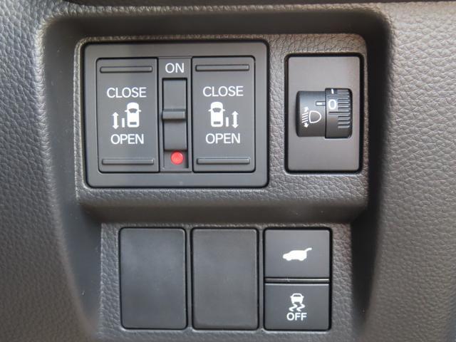 0541379A30260513W00307.jpg