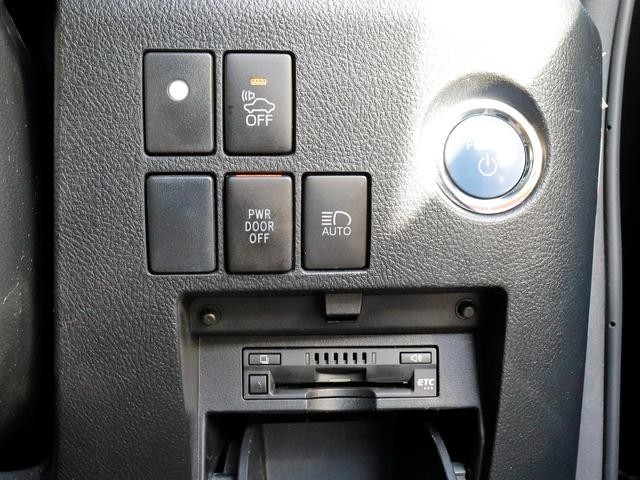 0302072A30261017W00417.jpg