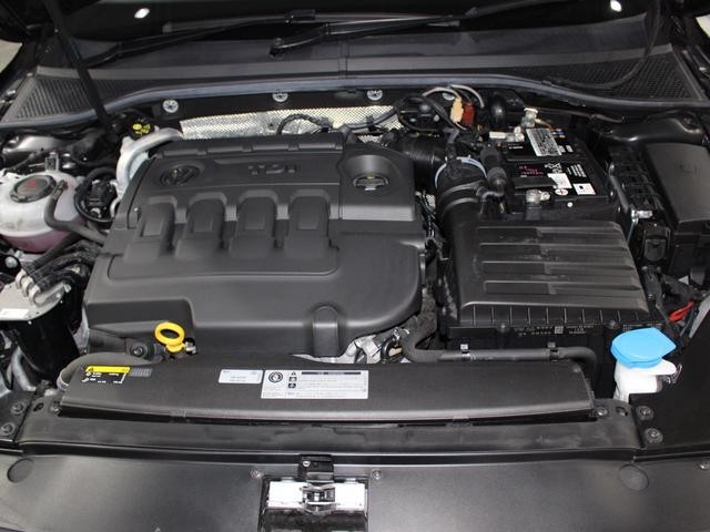 0550532A30260517W00107.jpg