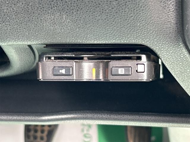 0403507A30260729W01407.jpg