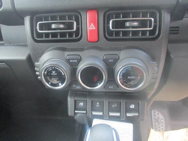 0903872A30260612W00116.jpg